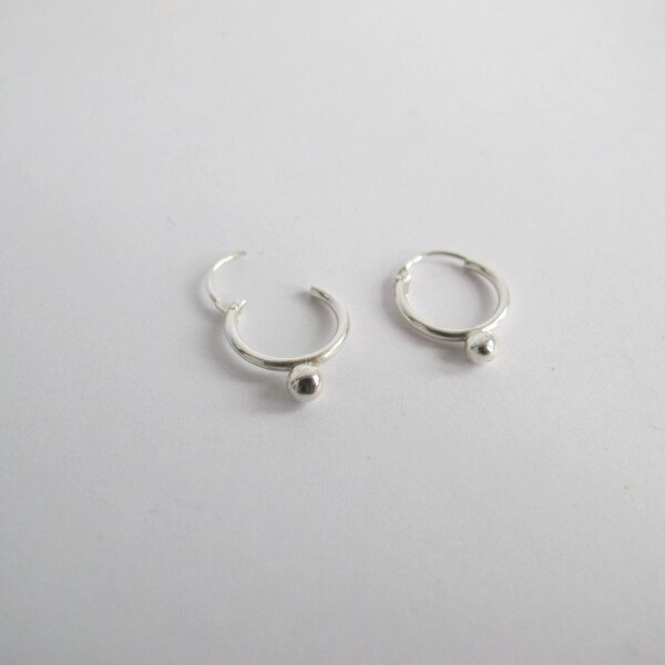 Bild-WildFawn-EarringDropMiniHoop-silver-001kl