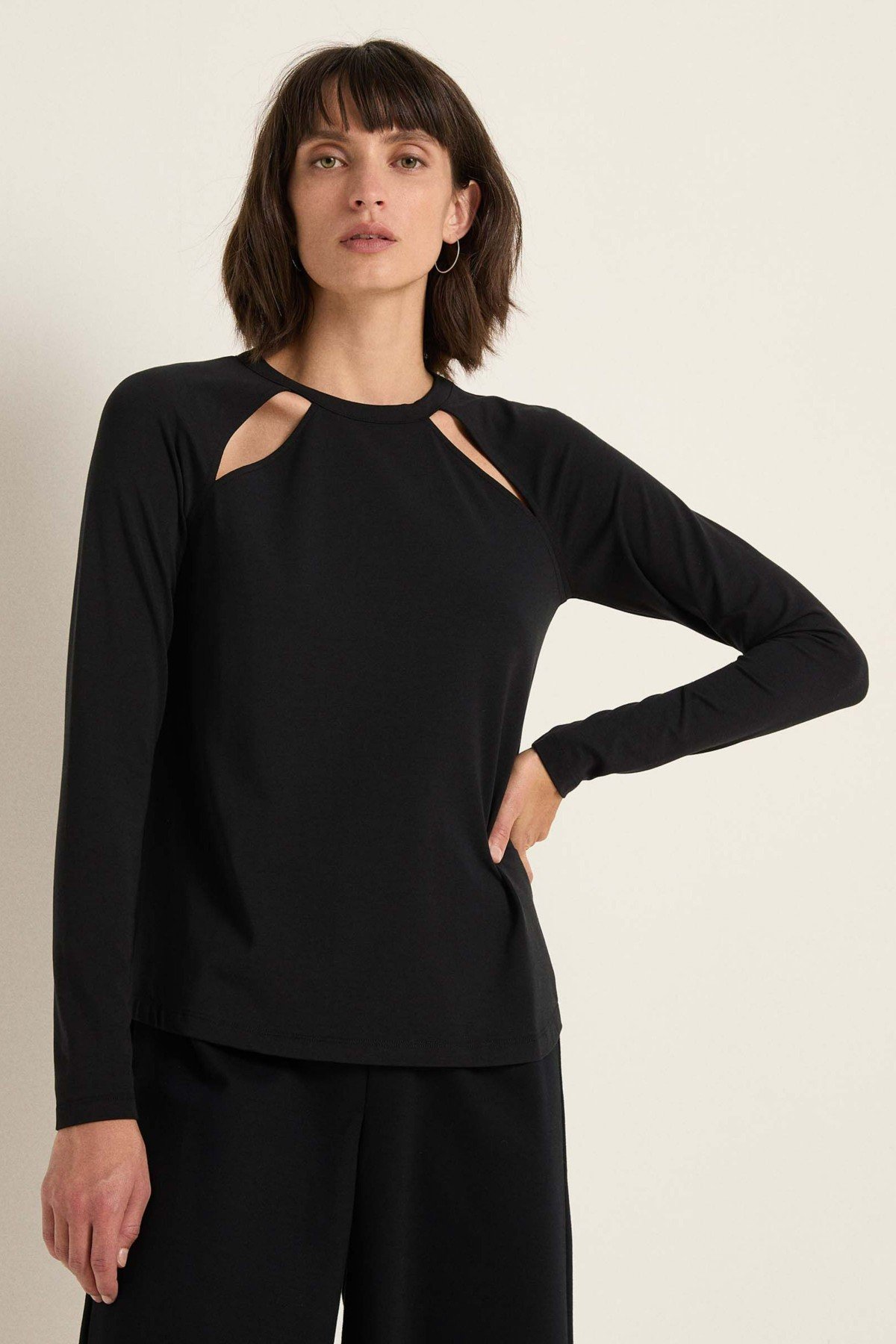 Longsleeve Raglan Cut-Out Schwarz