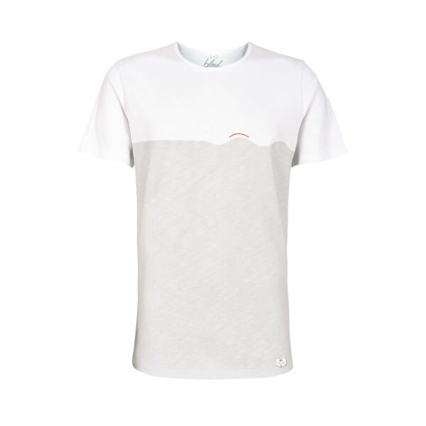 Bild-bleed-TshirtWave-white-001