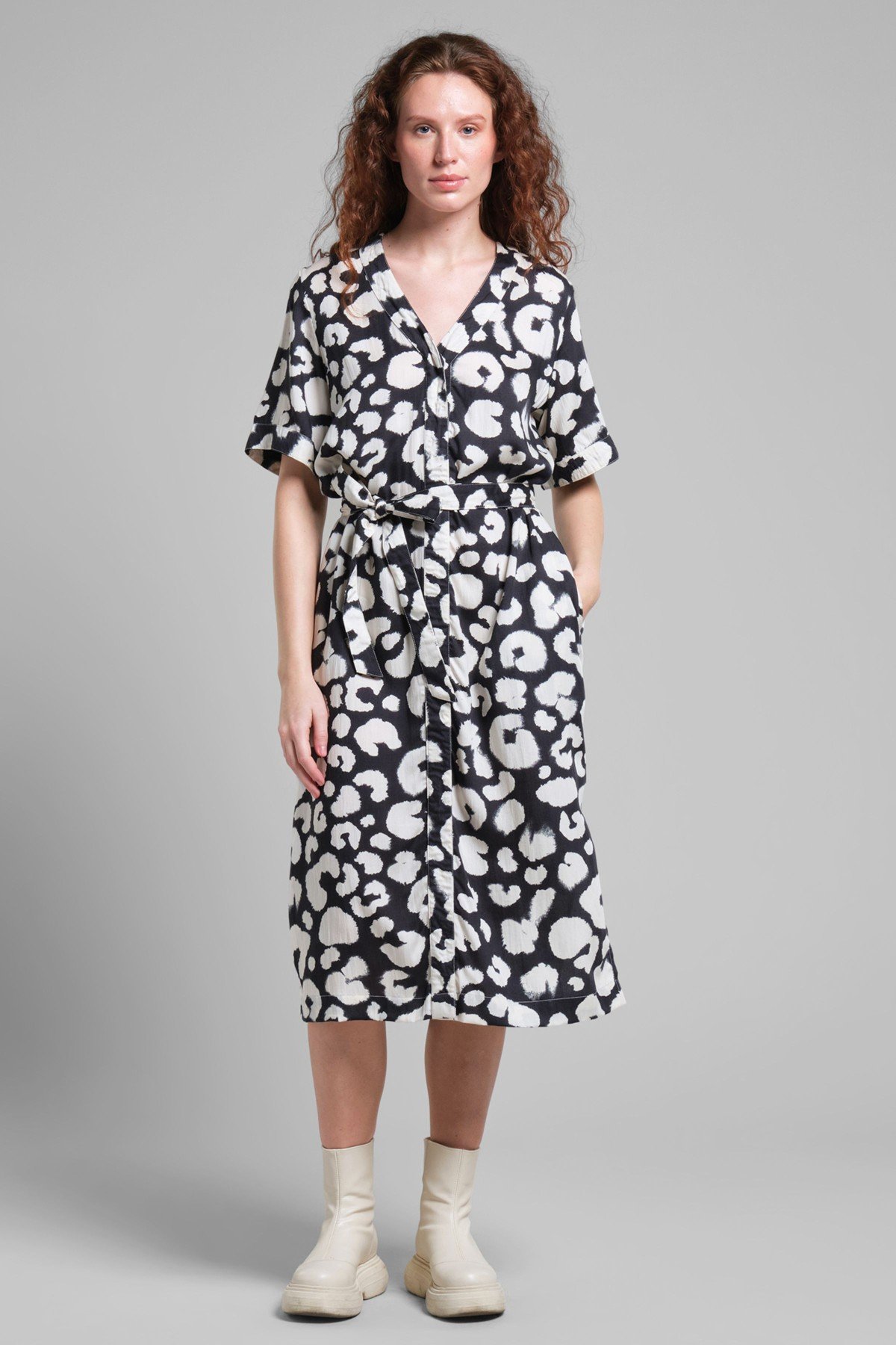 Kleid Kallvik Painted Leopard
