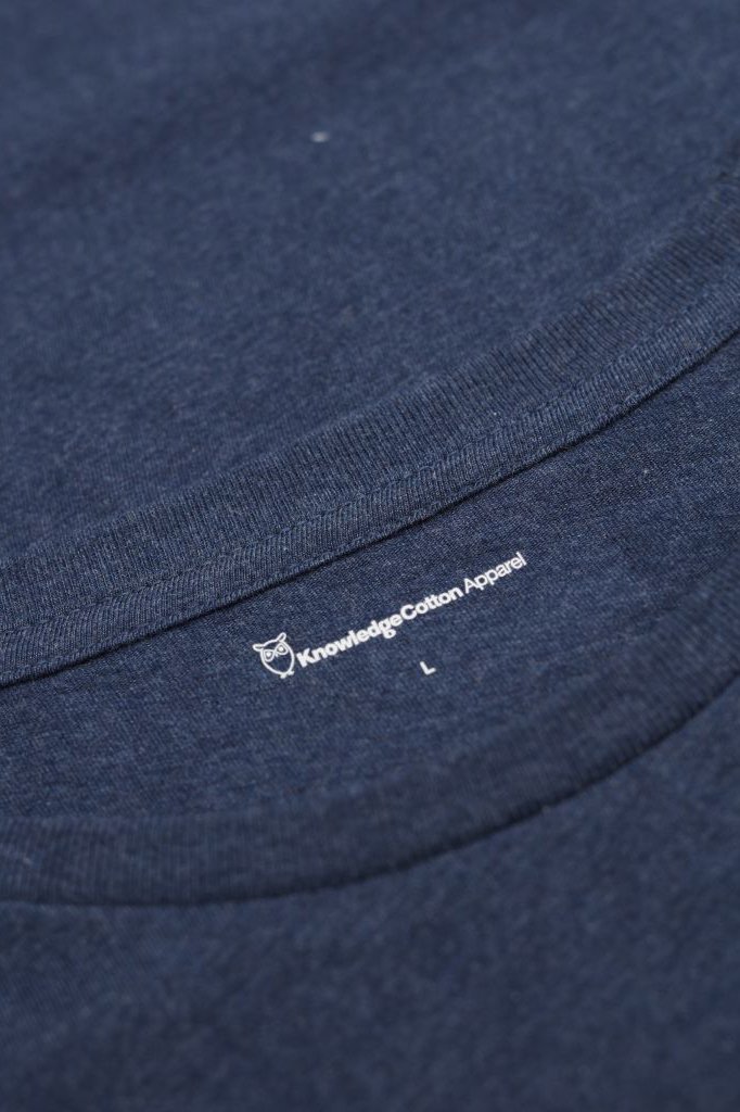 T-Shirt Basic Insigna Blau from LOVECO T-Shirt Basic Insigna Blau from LOVECO