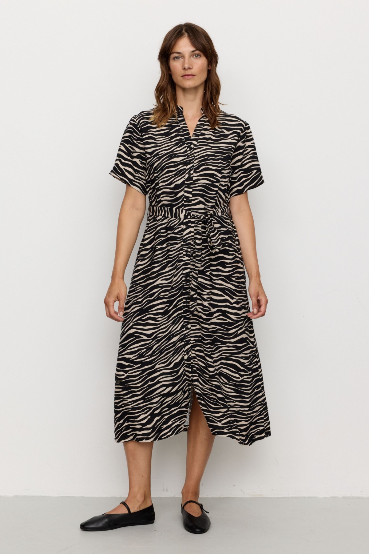 recolution Kleid Silene Zebra Schwarz