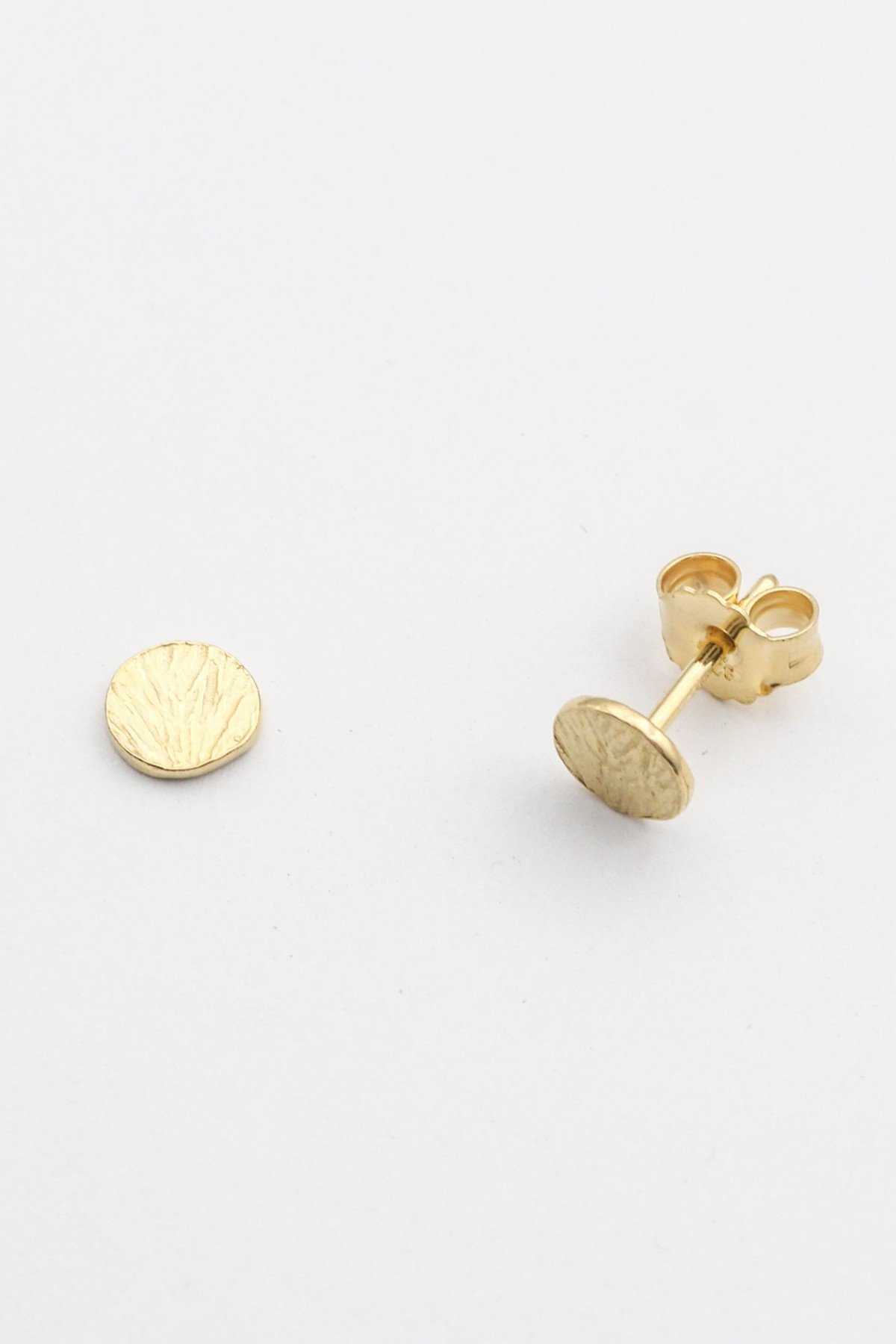 Ohrstecker Tiny Shell Gold